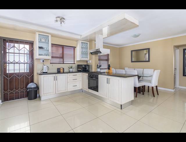 3 BEDROOM HOUSE RENTED IN PARKLANDS